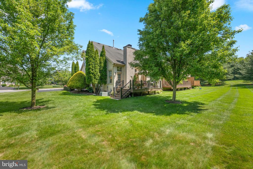 7 ELLISTON COURT