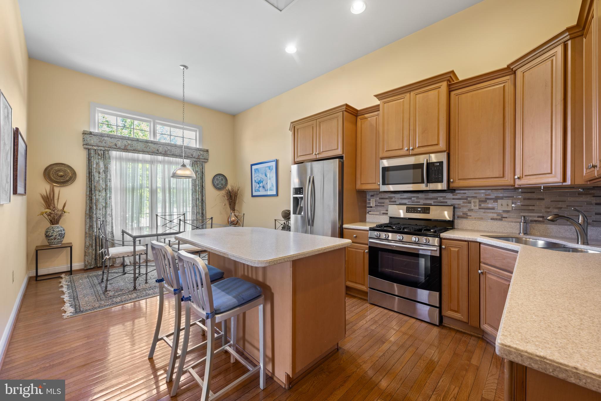 7 ELLISTON COURT