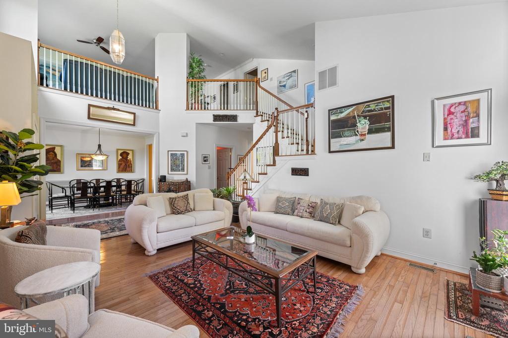 7 ELLISTON COURT