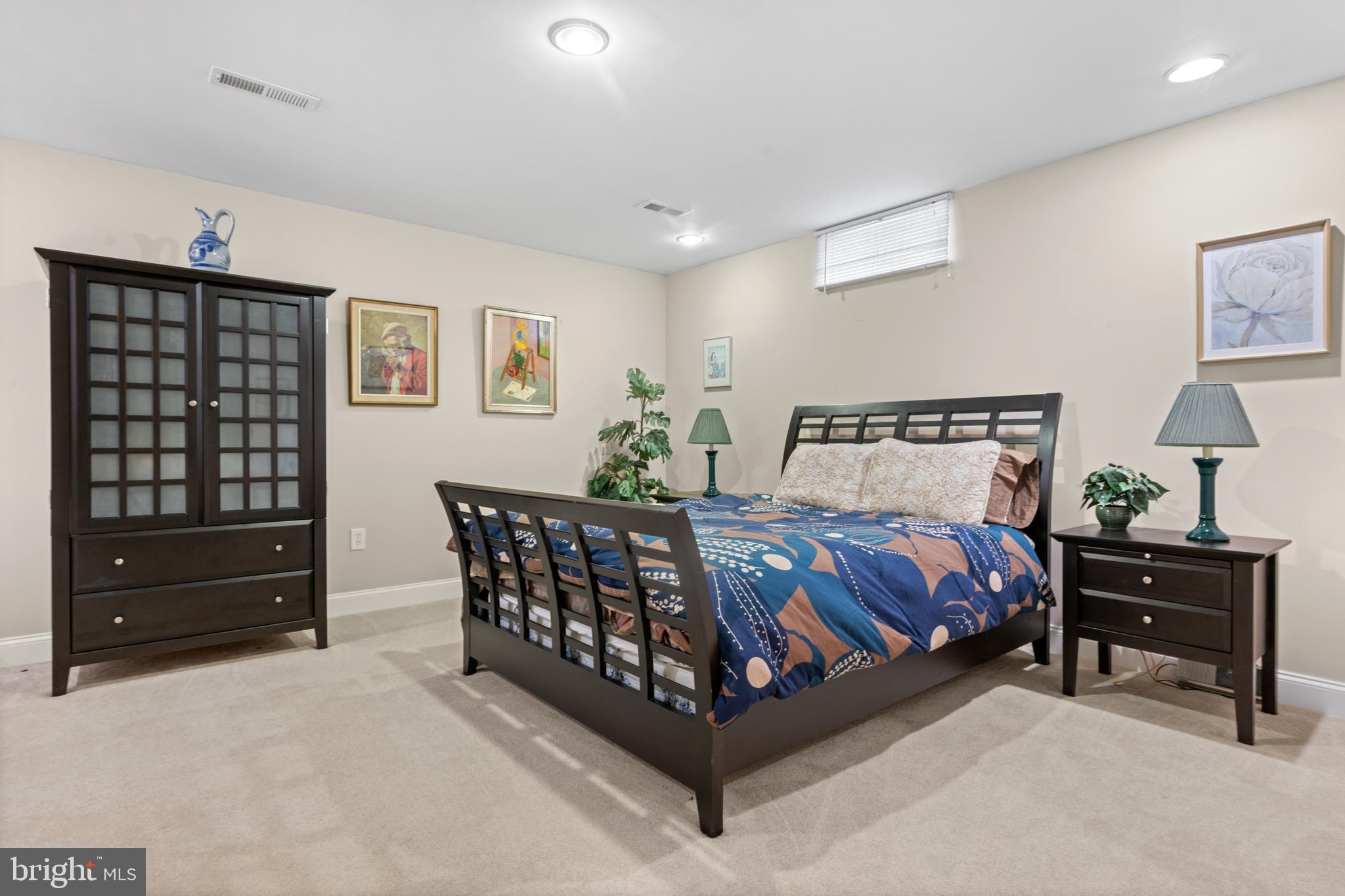 7 ELLISTON COURT