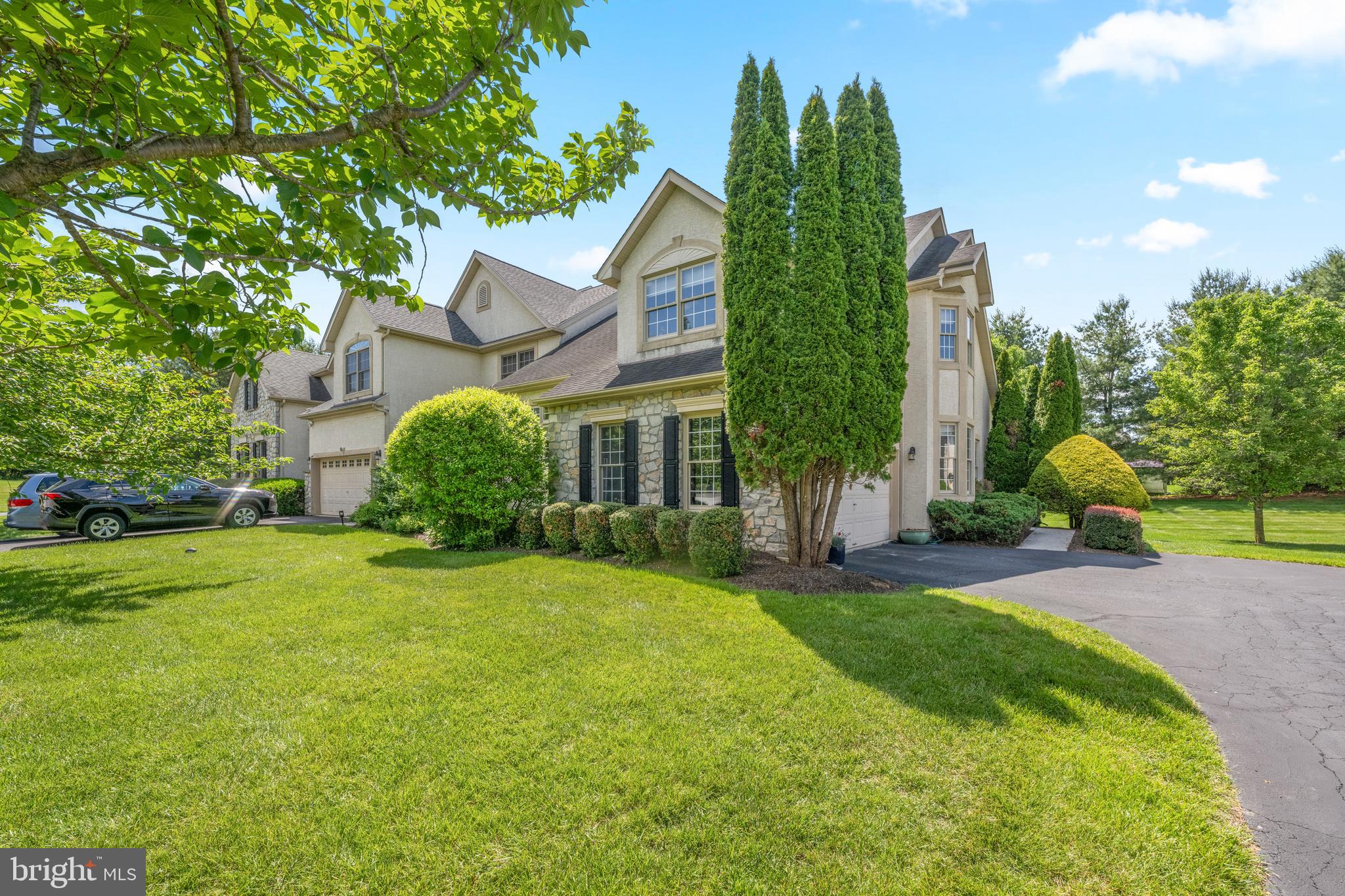 7 ELLISTON COURT