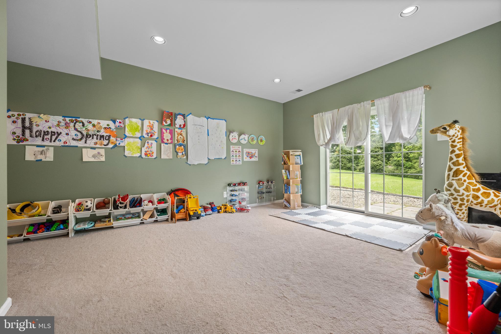 592 W CREEK ROAD