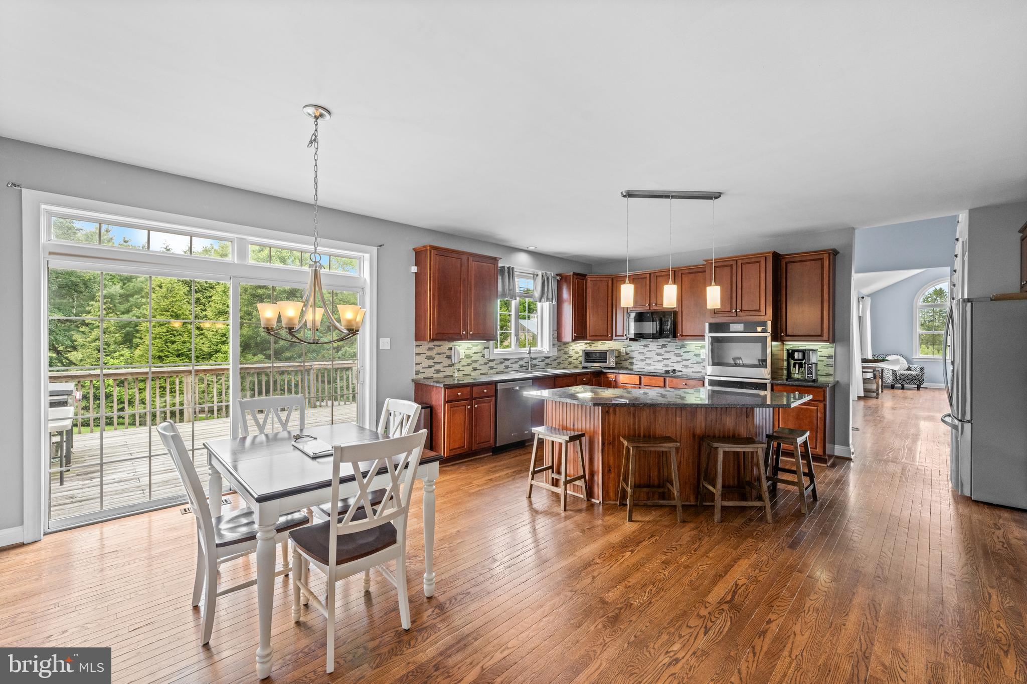 592 W CREEK ROAD