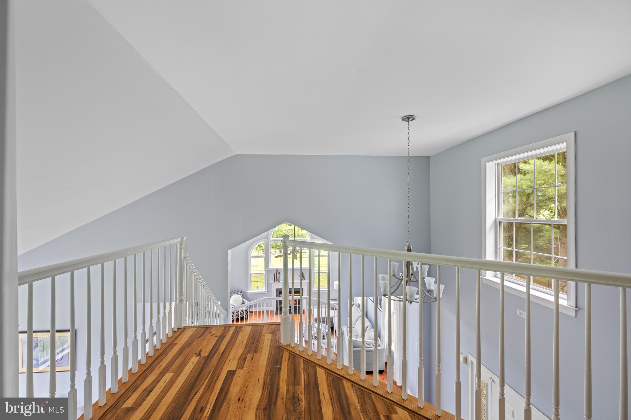 592 W CREEK ROAD