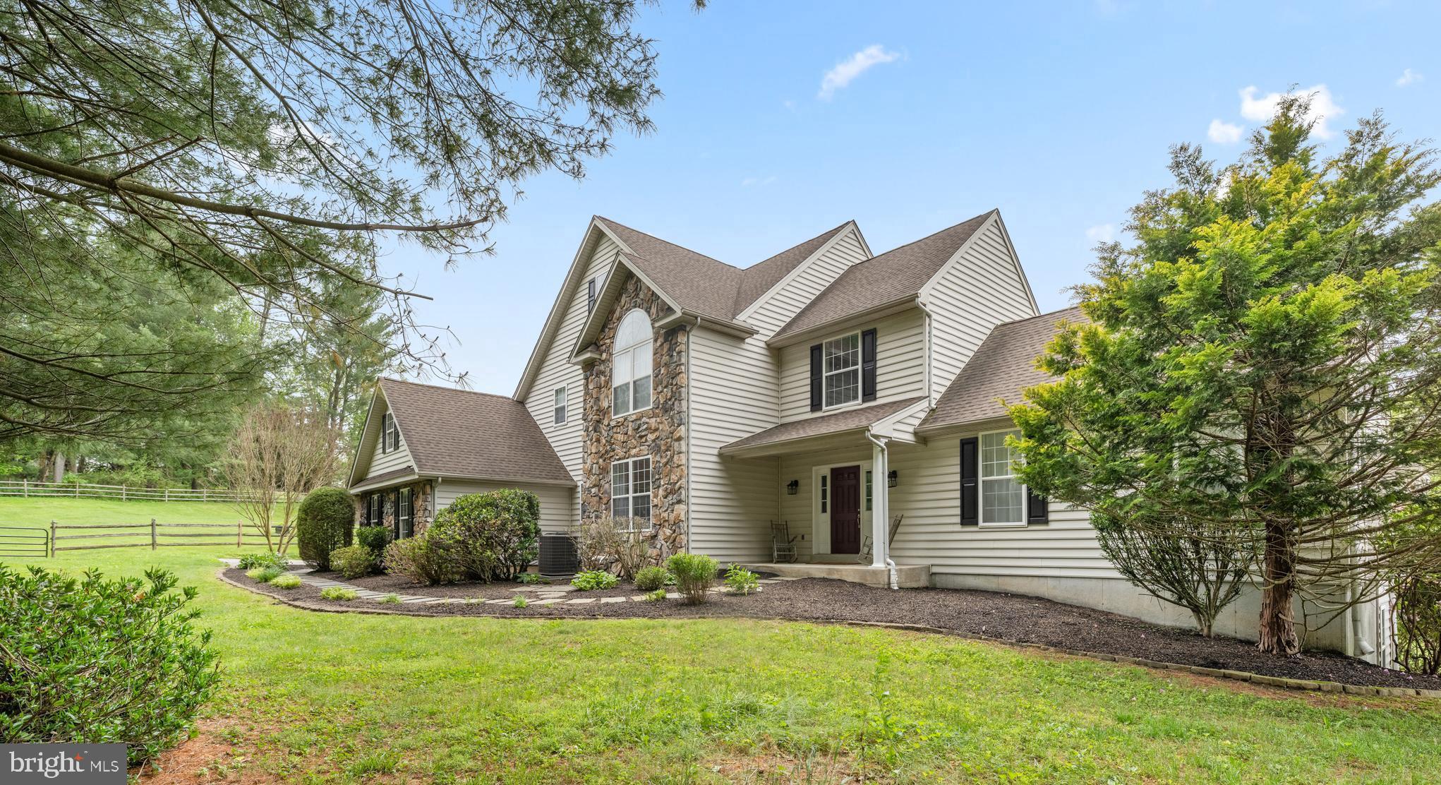 592 W CREEK ROAD