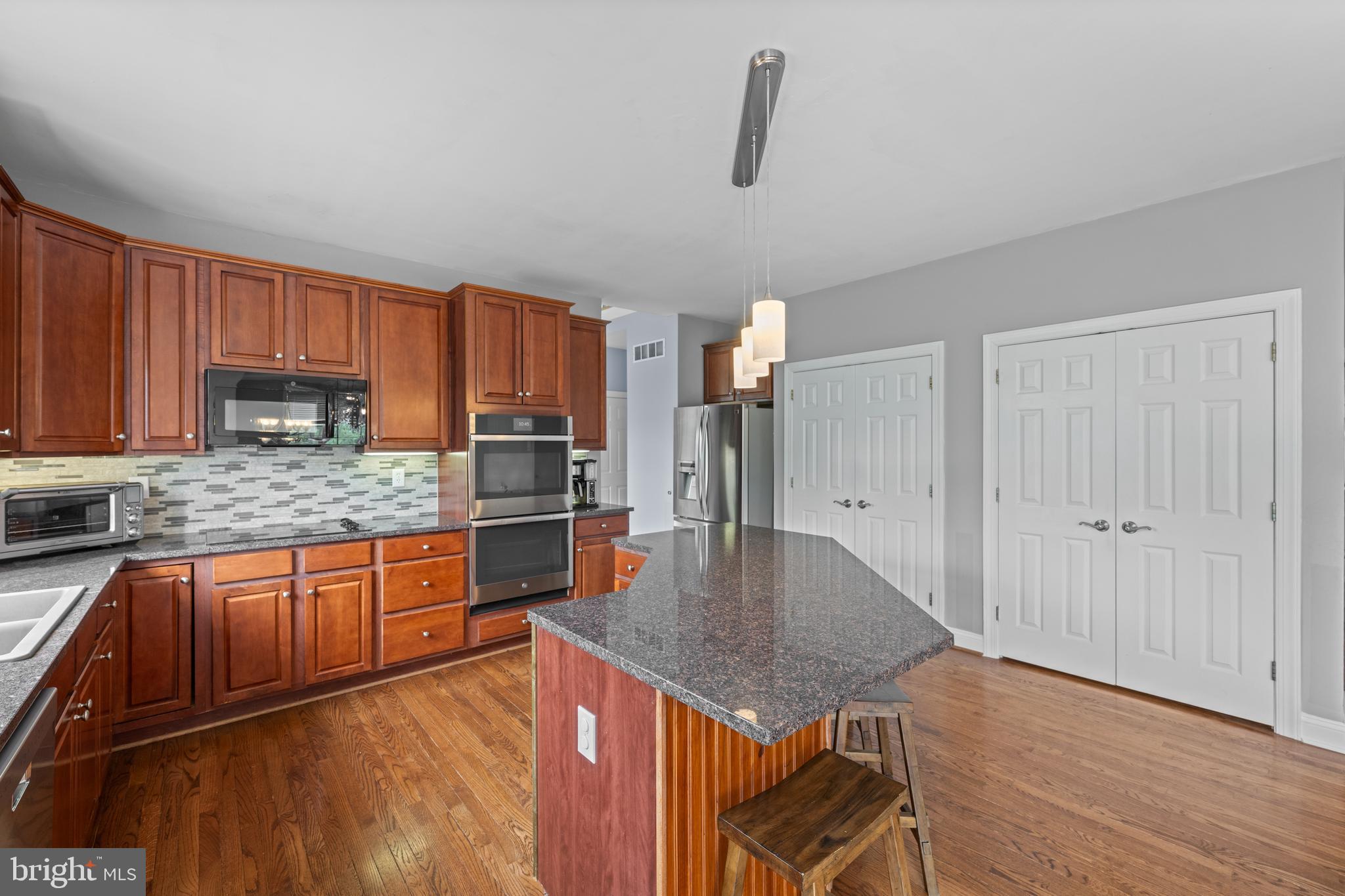 592 W CREEK ROAD
