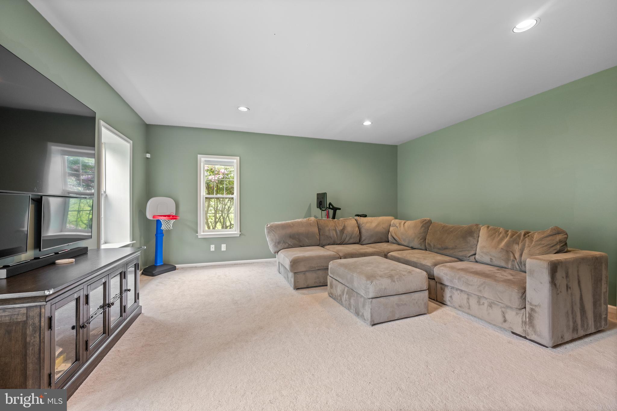 592 W CREEK ROAD