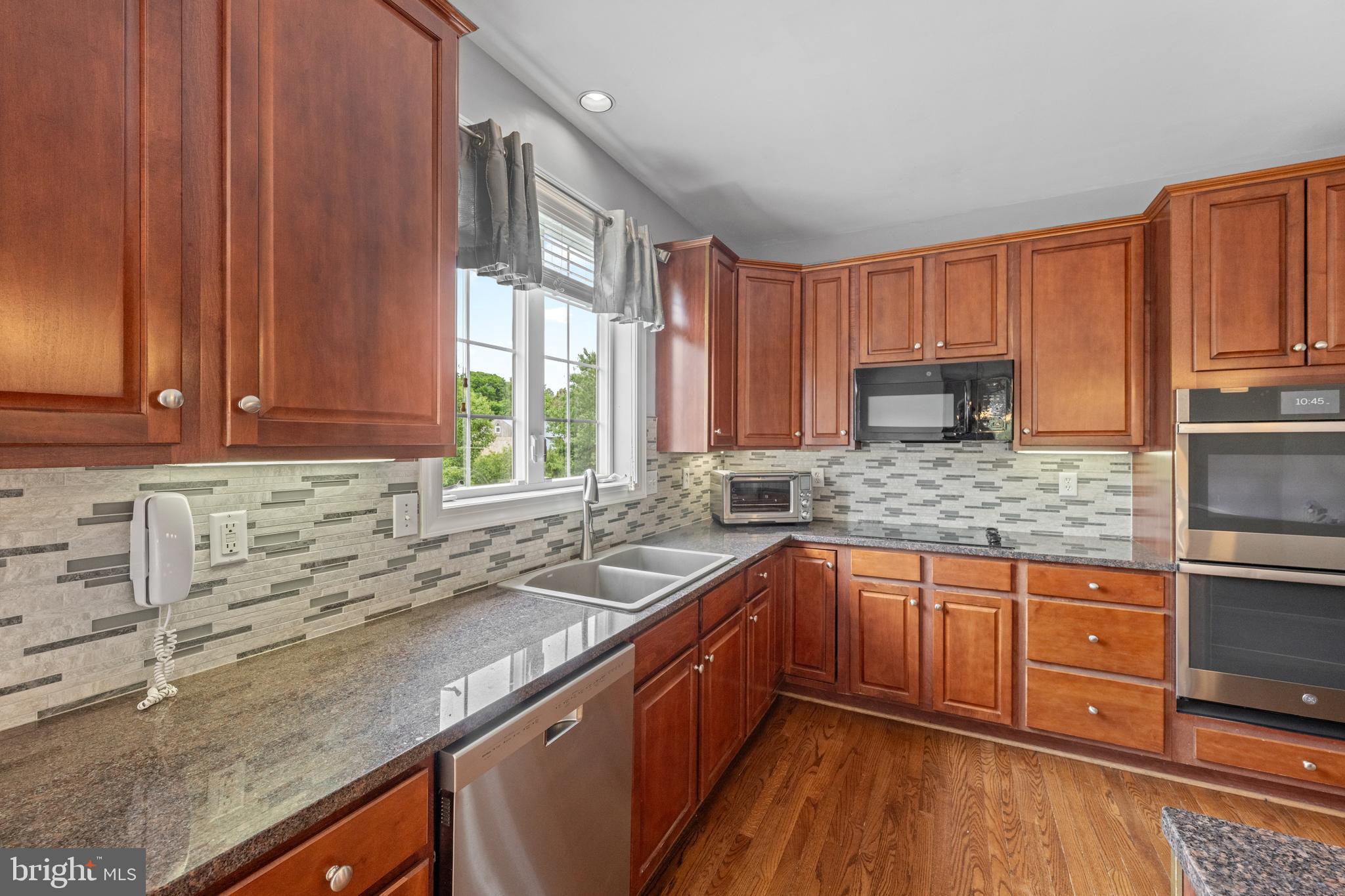 592 W CREEK ROAD