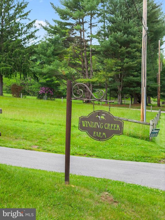 592 W CREEK ROAD