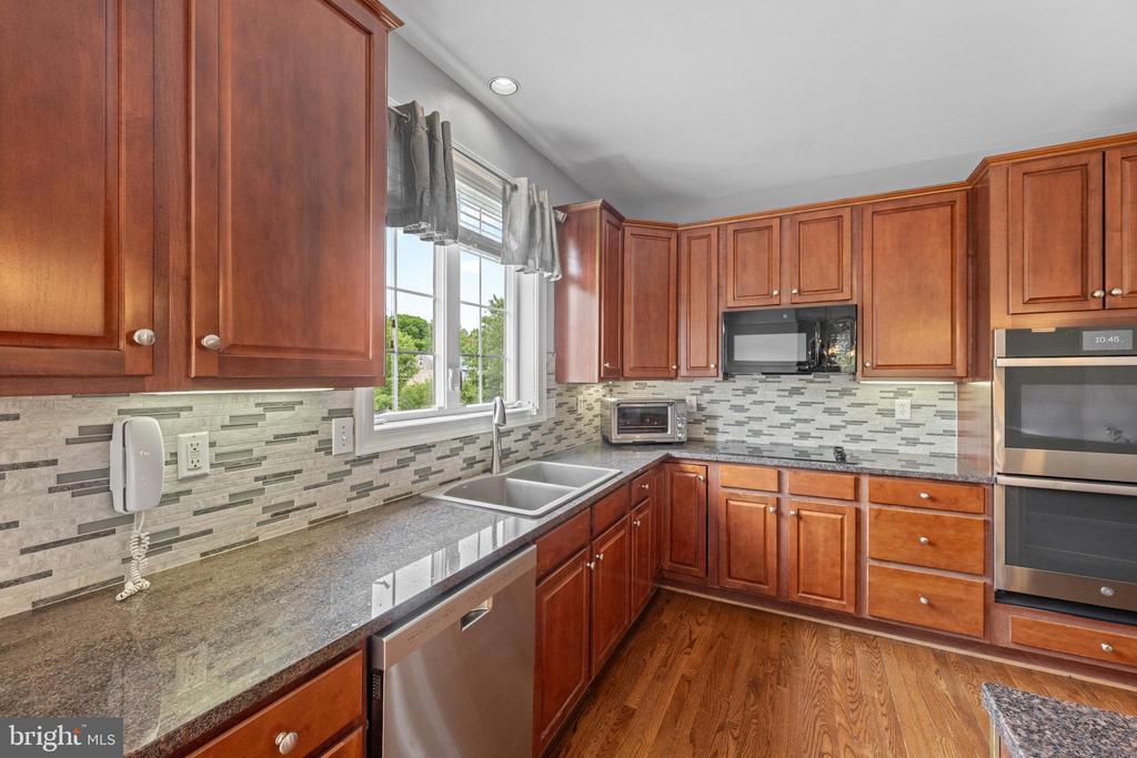 592 W CREEK ROAD
