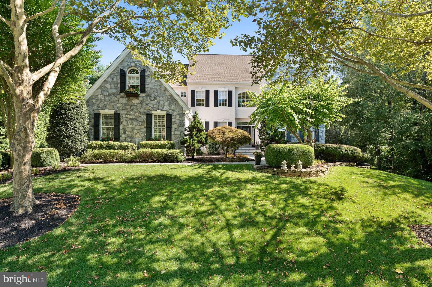 12 Old Barn Dr