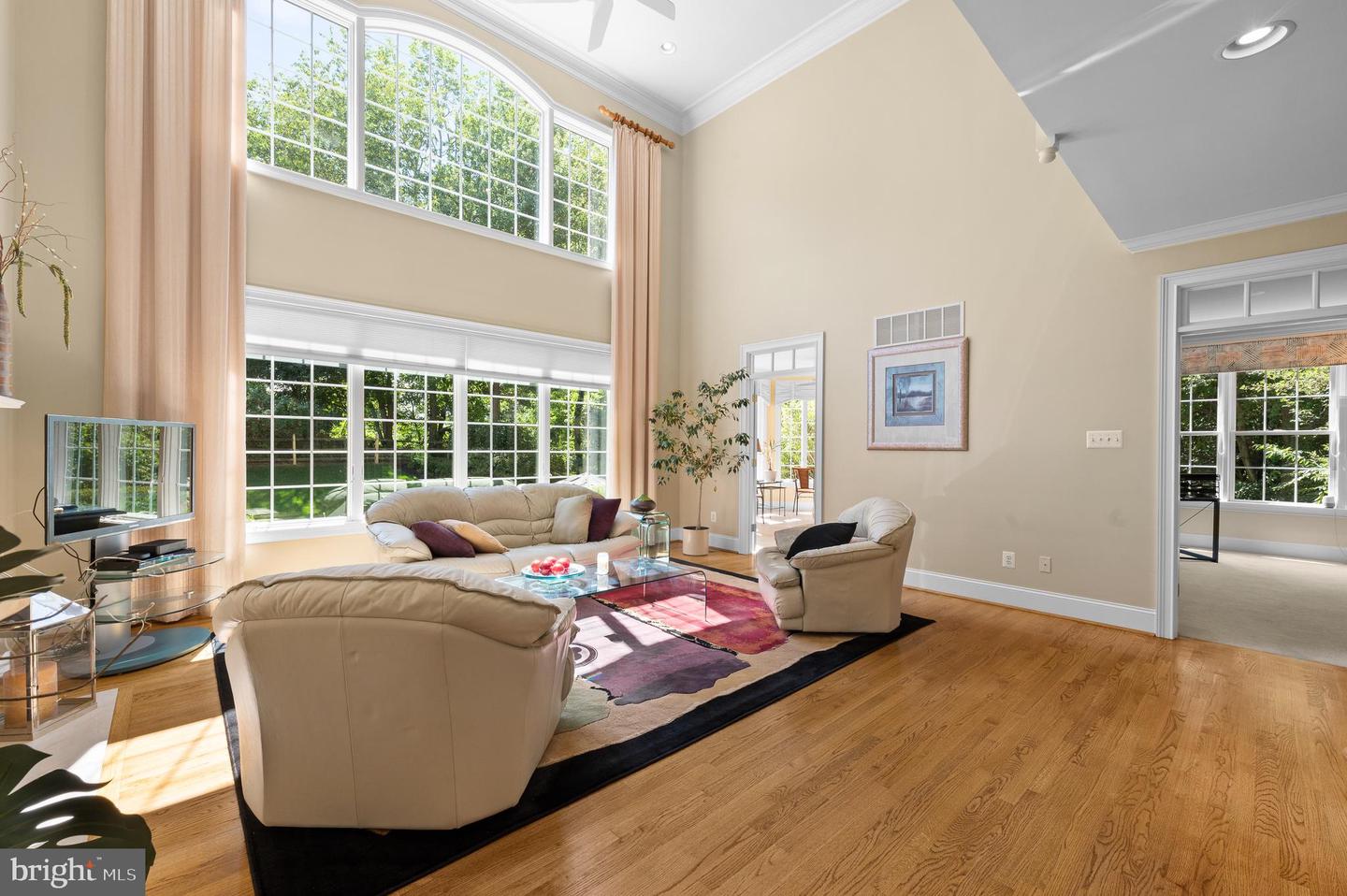 12 Old Barn Dr