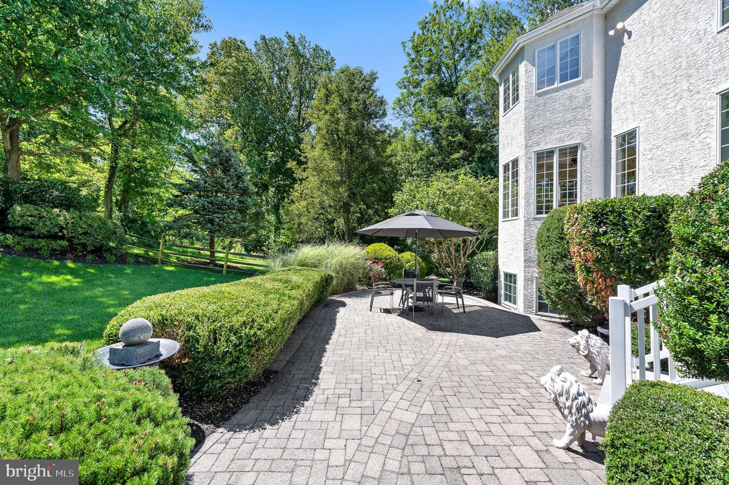 12 Old Barn Dr