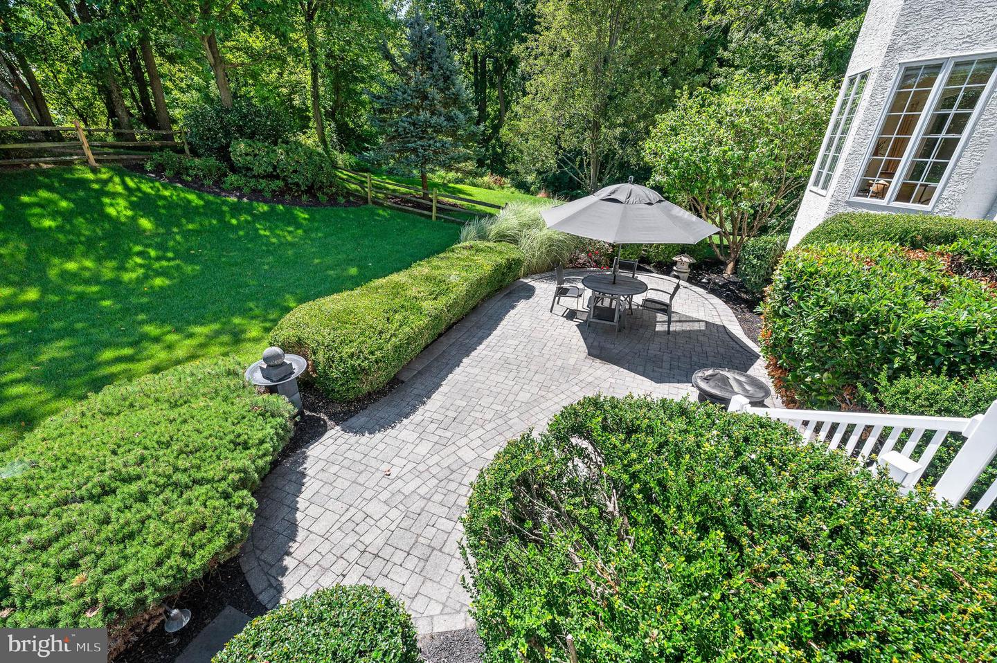 12 Old Barn Dr