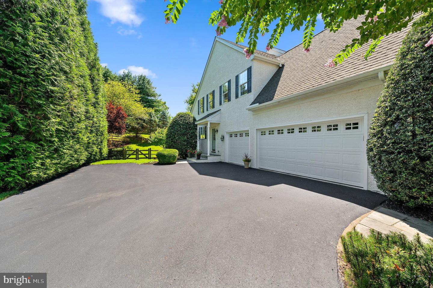 12 Old Barn Dr