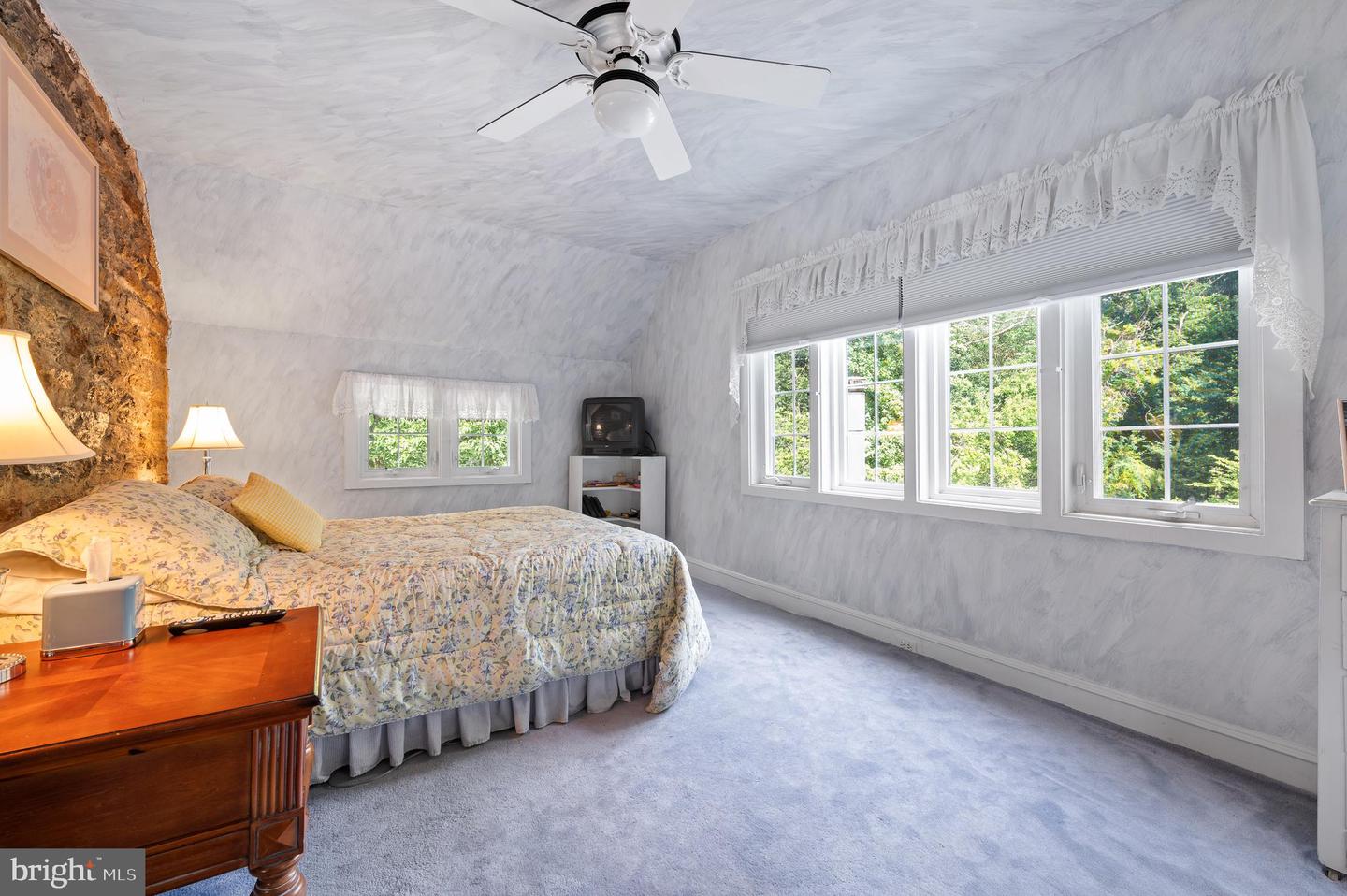10 Rabbit Run Rd