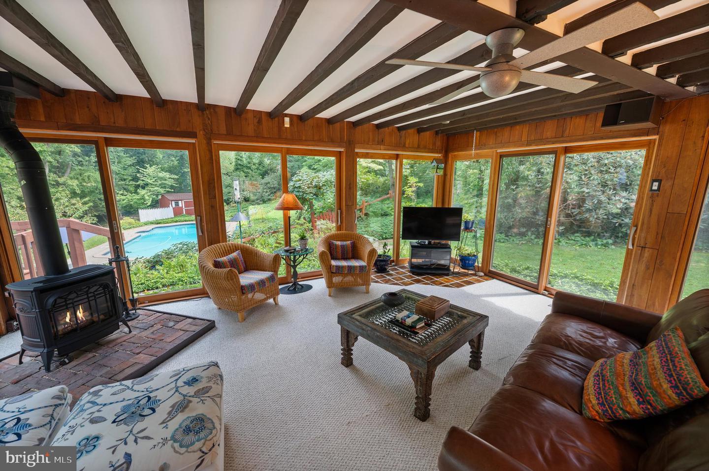 10 Rabbit Run Rd