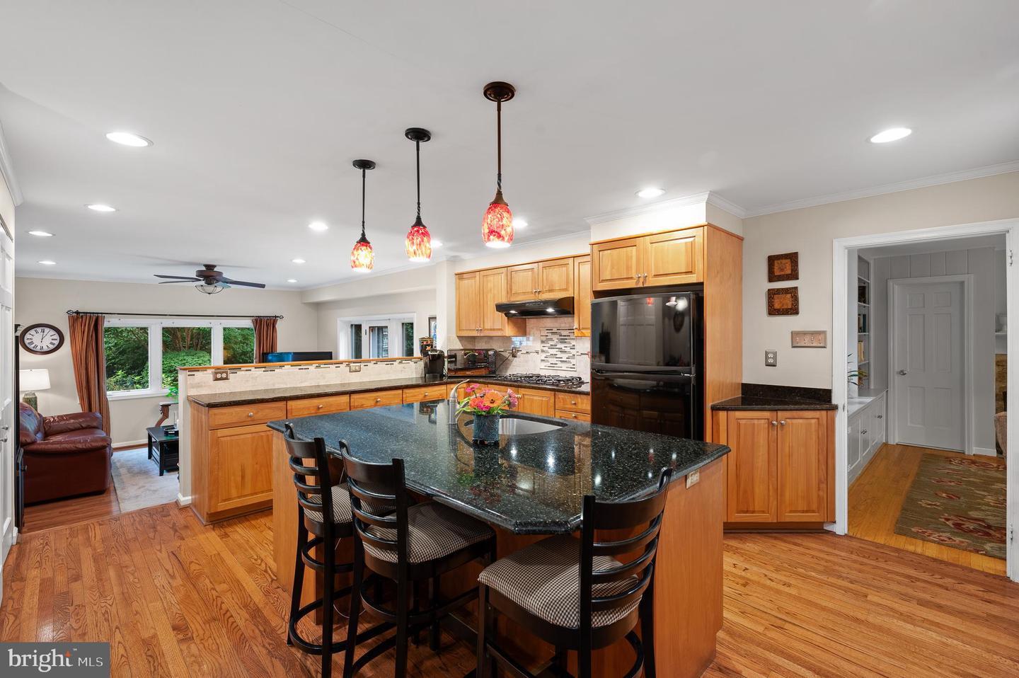 35 Forest Ln