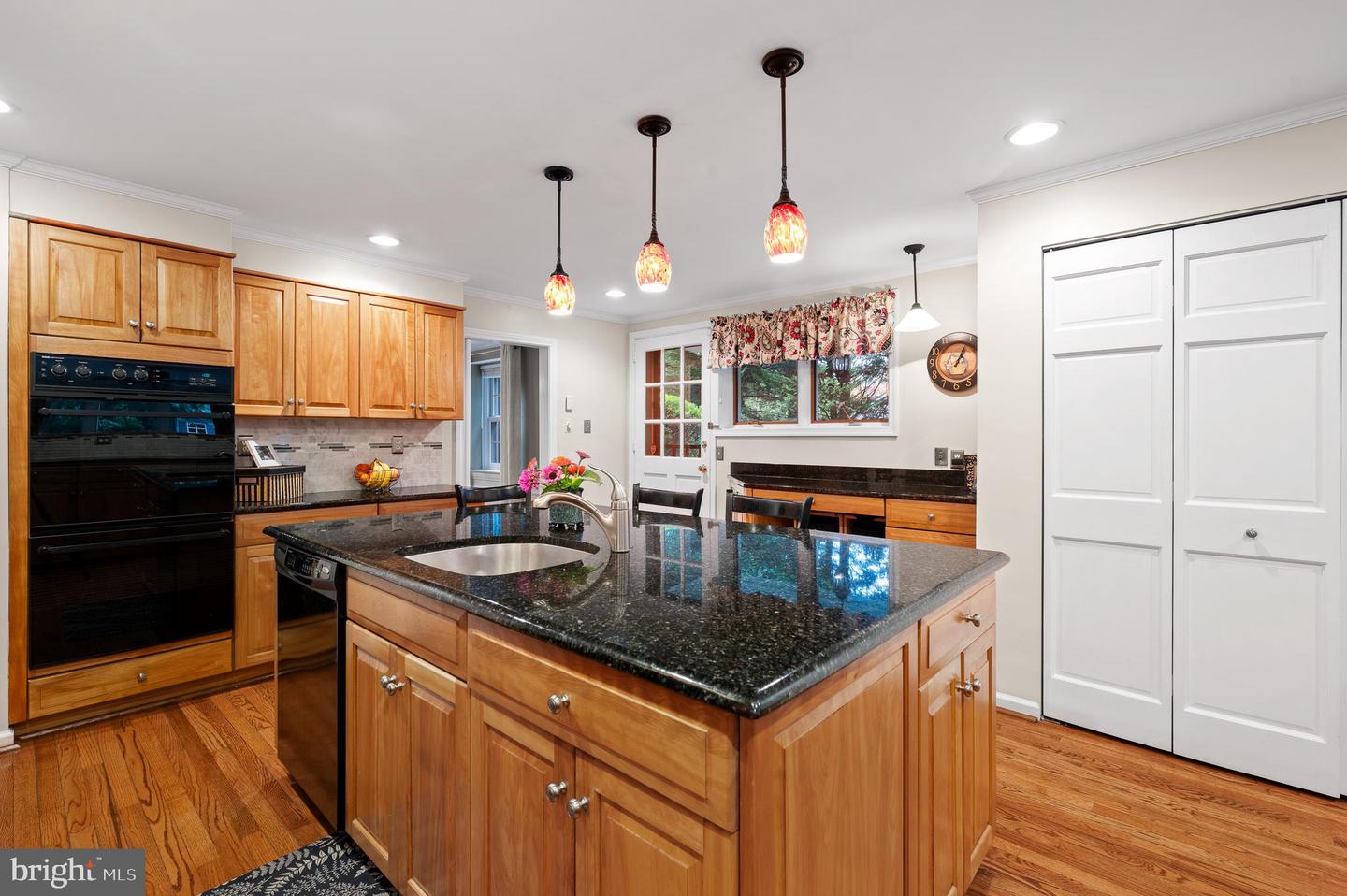35 Forest Ln