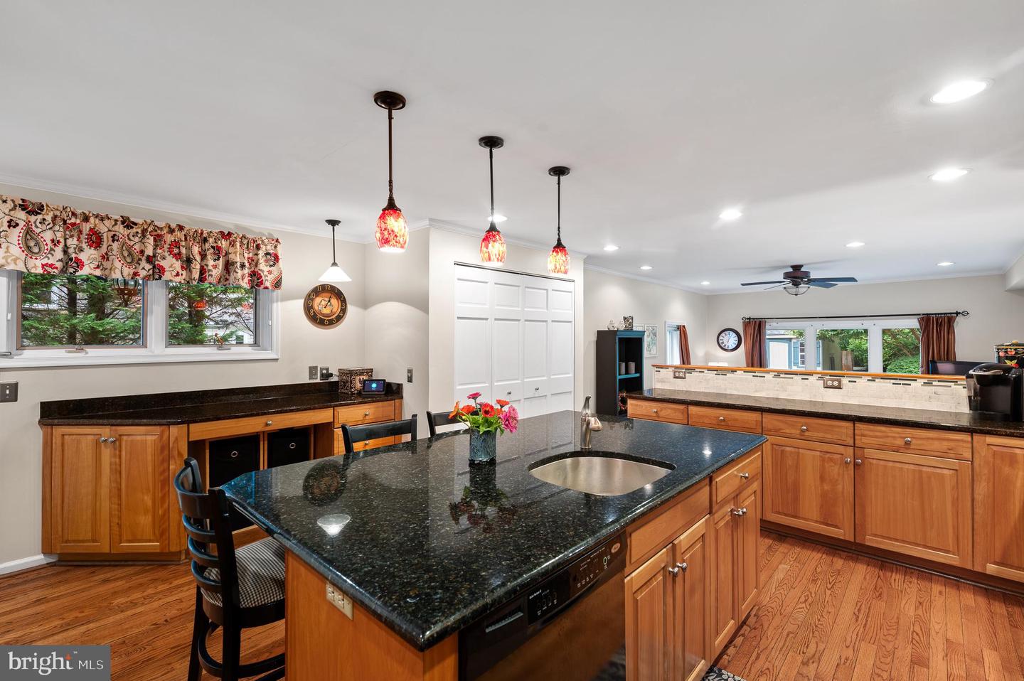 35 Forest Ln