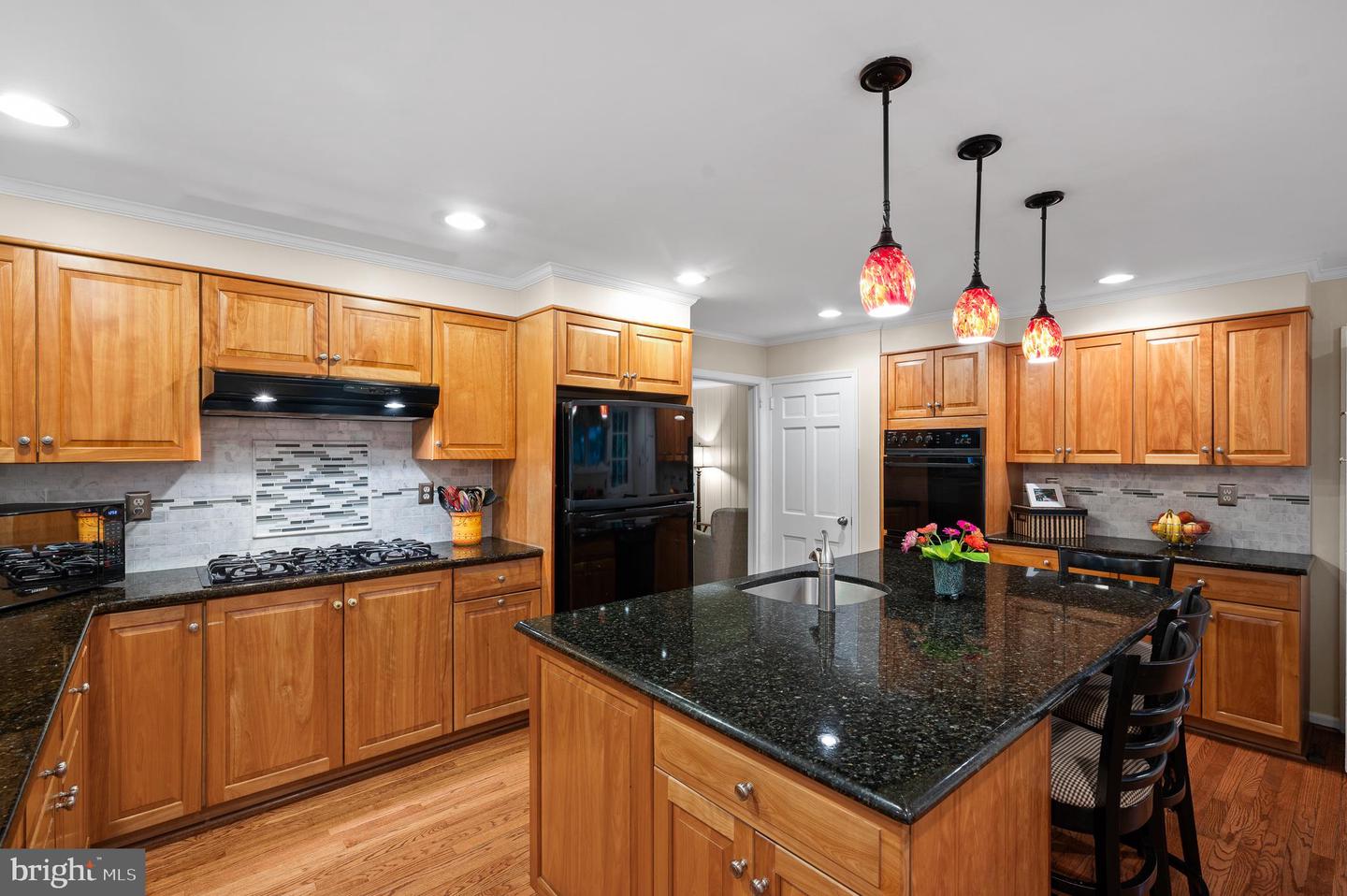 35 Forest Ln