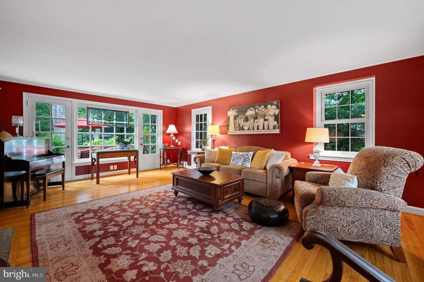 35 Forest Ln