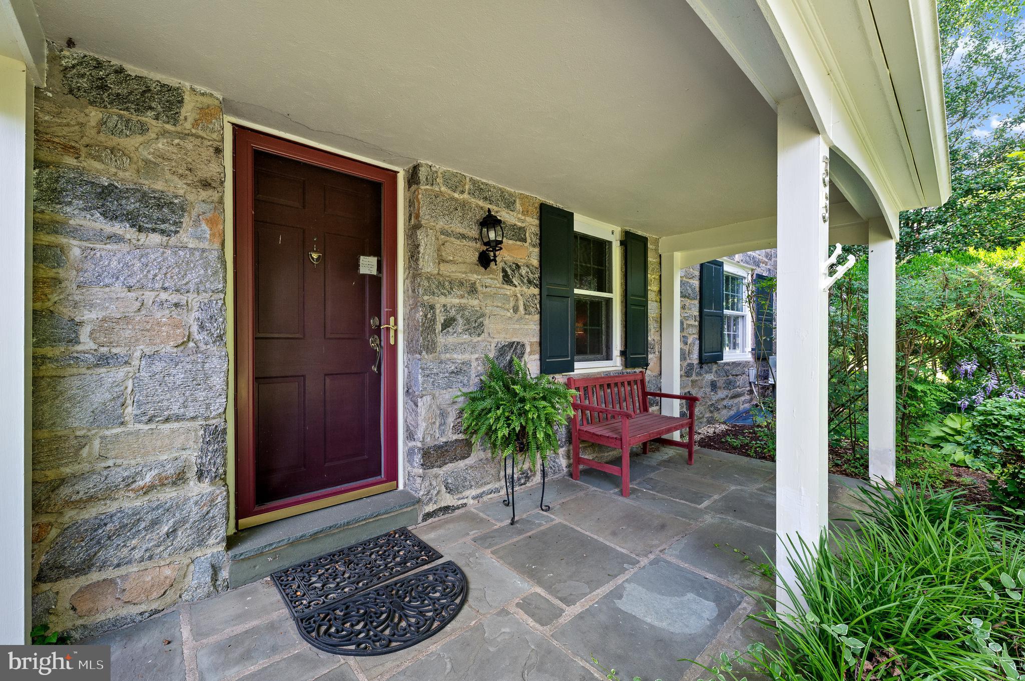 35 Forest Ln