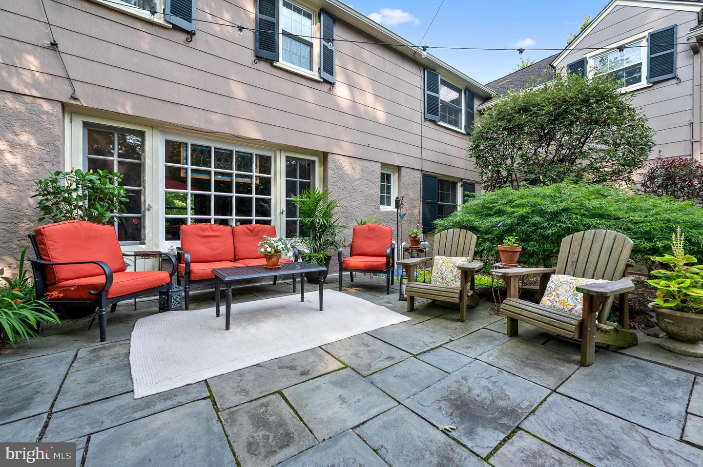 35 Forest Ln
