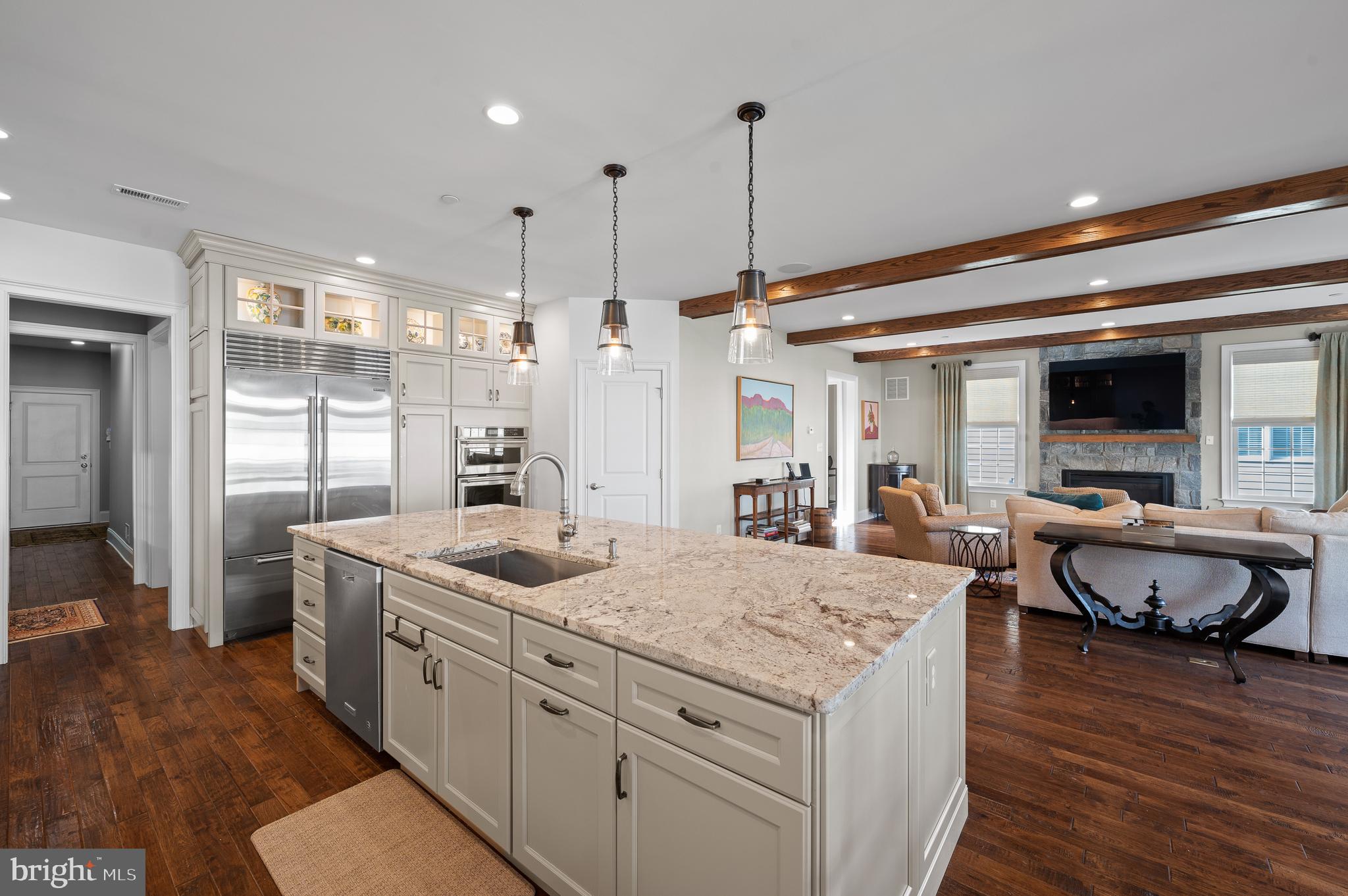 3733 Rosemont Pass