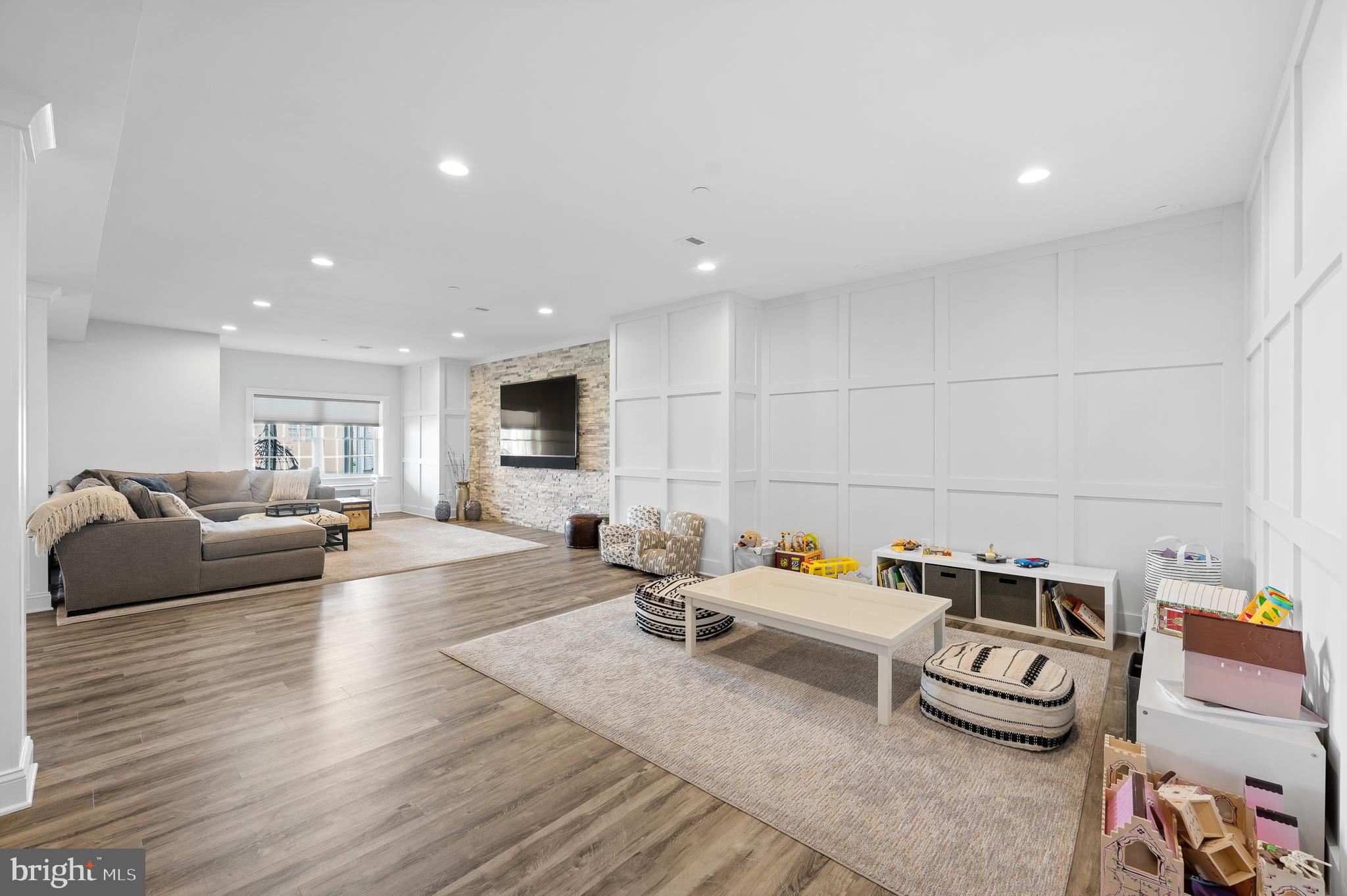 3733 Rosemont Pass