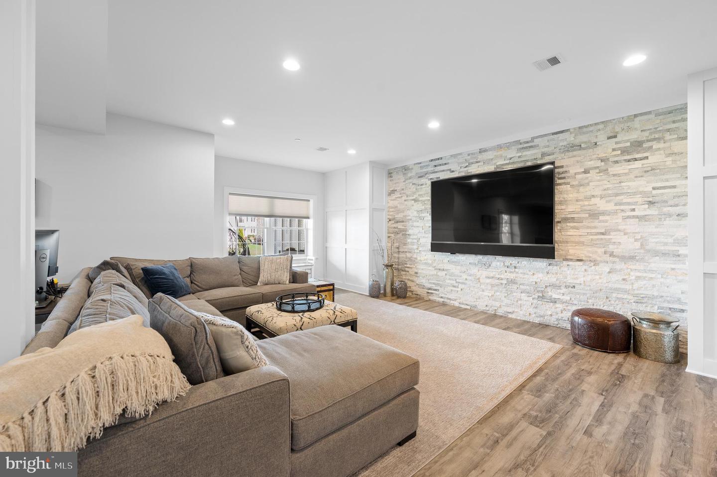3733 Rosemont Pass