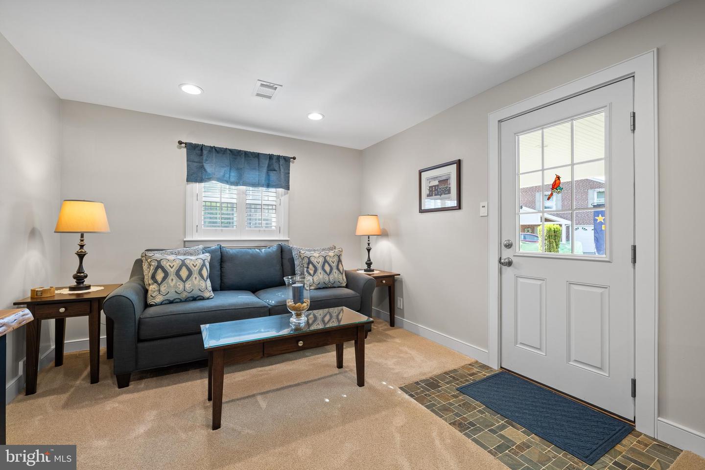 220 Canterbury Dr