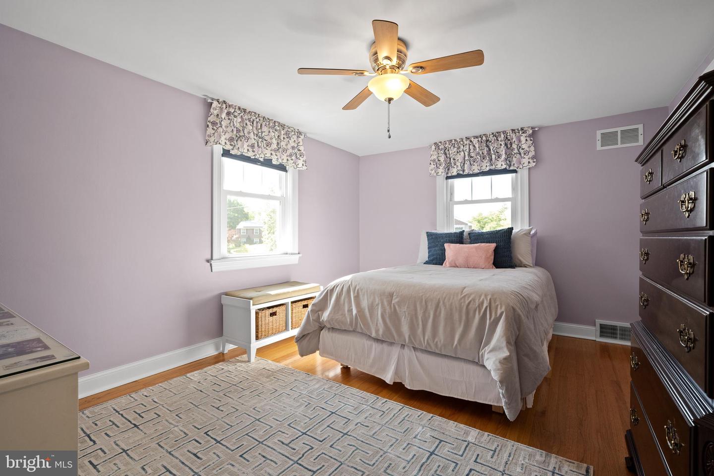 220 Canterbury Dr