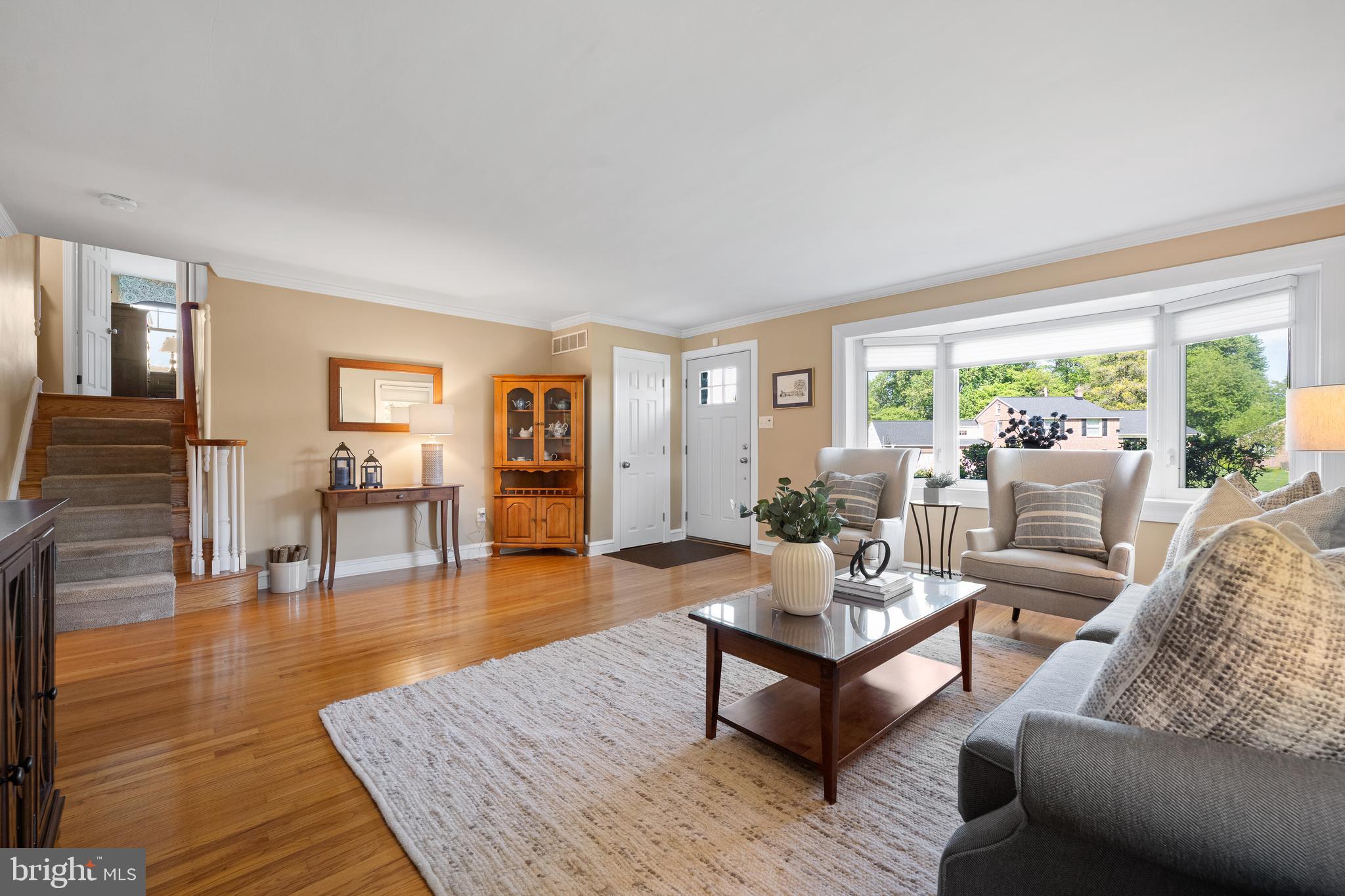 220 Canterbury Dr