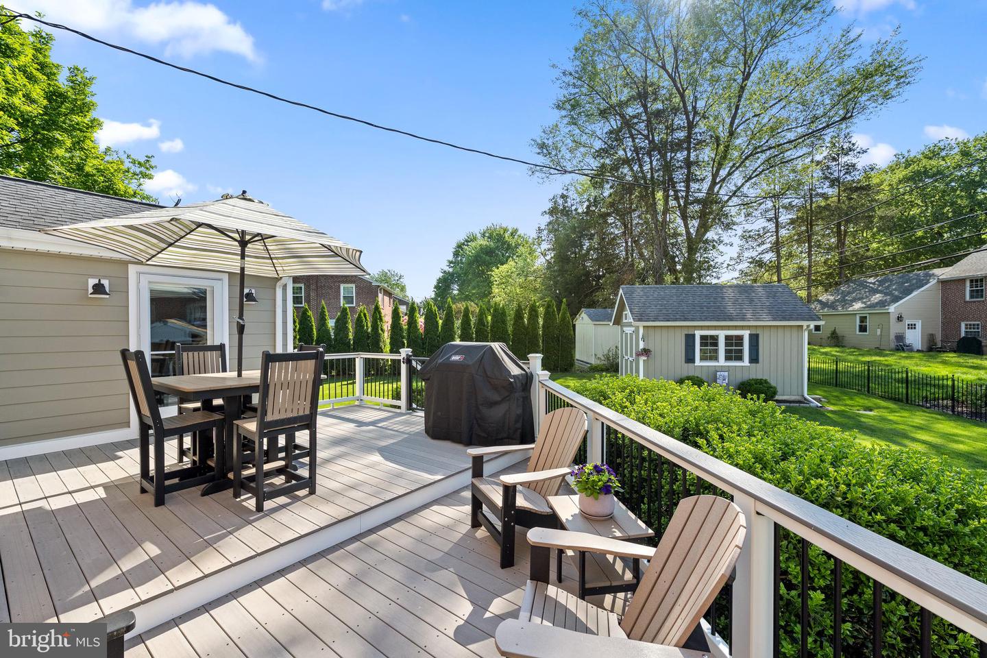 220 Canterbury Dr
