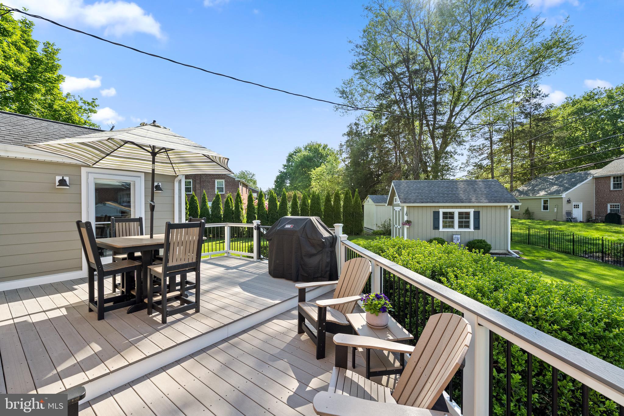 220 Canterbury Dr