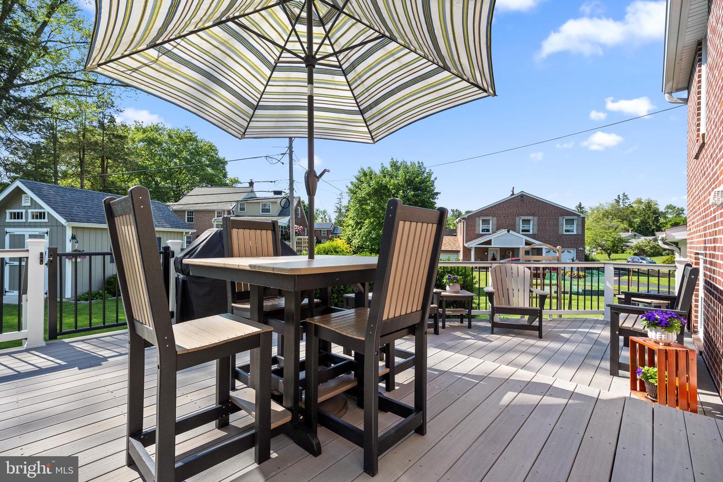 220 Canterbury Dr