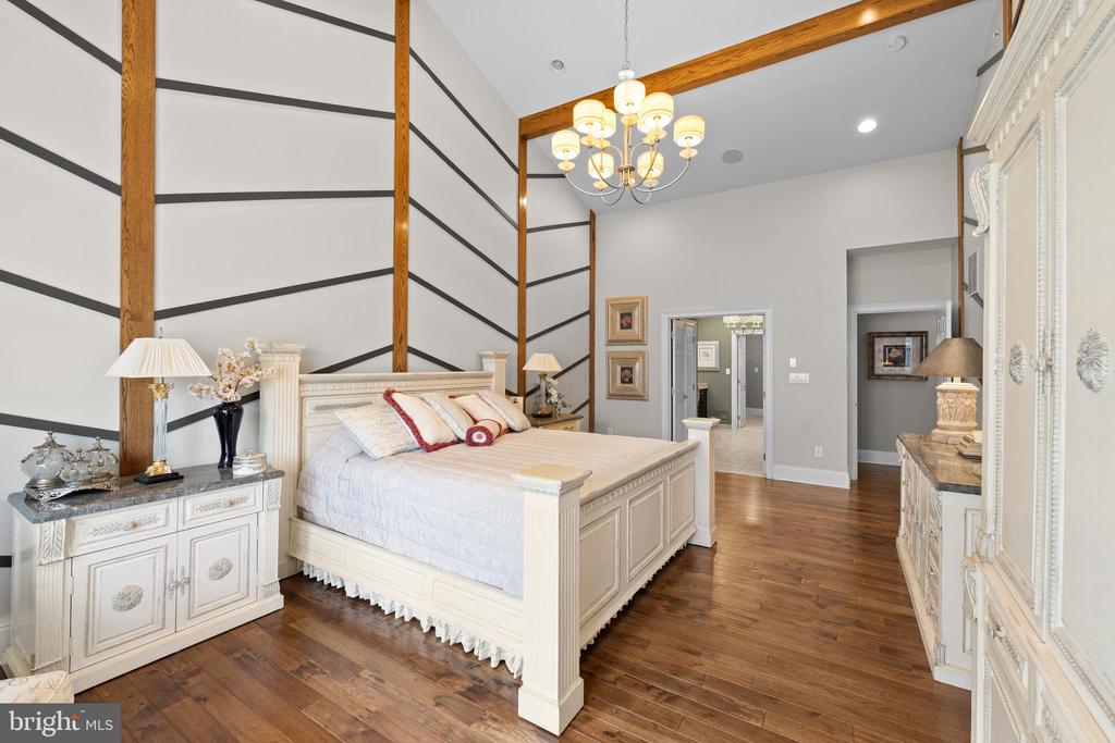 303 Orchard Ln