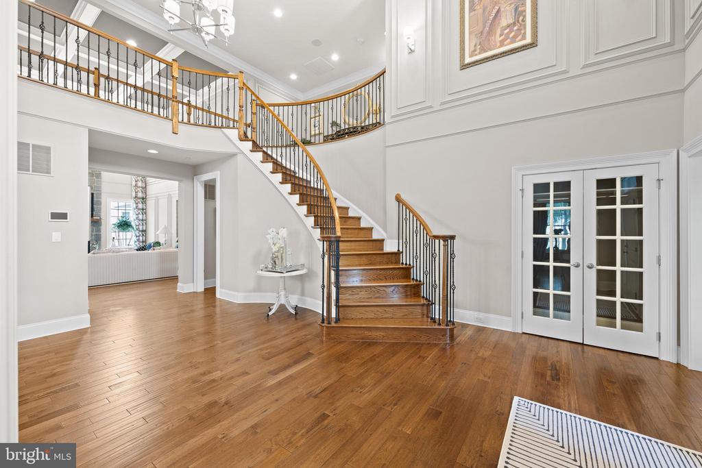 303 Orchard Ln