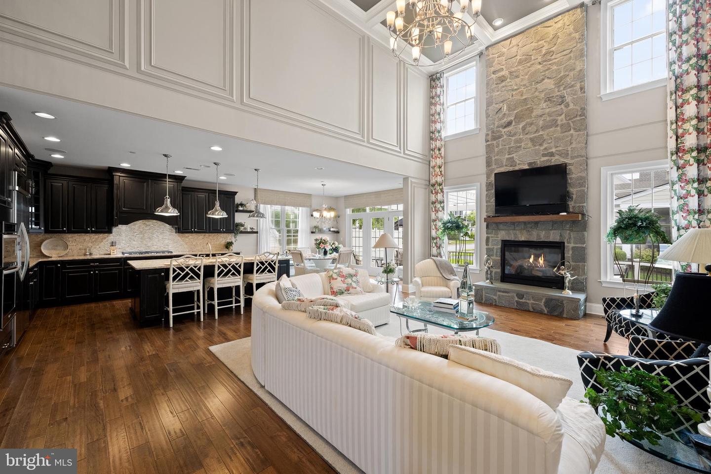 303 Orchard Ln