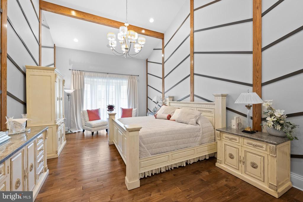 303 Orchard Ln