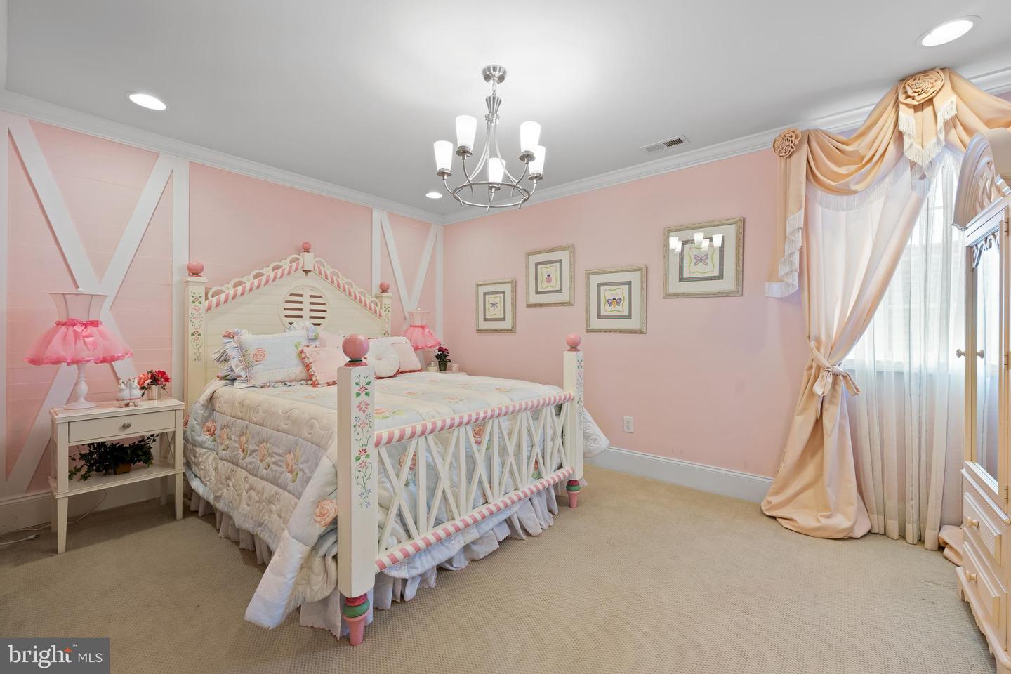 303 Orchard Ln