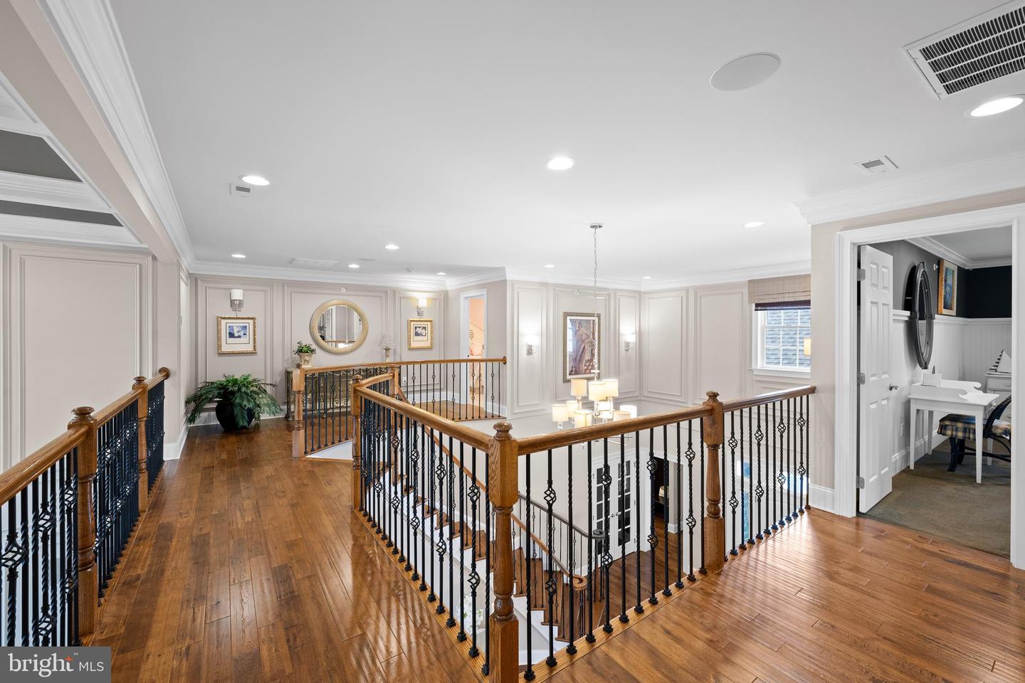 303 Orchard Ln