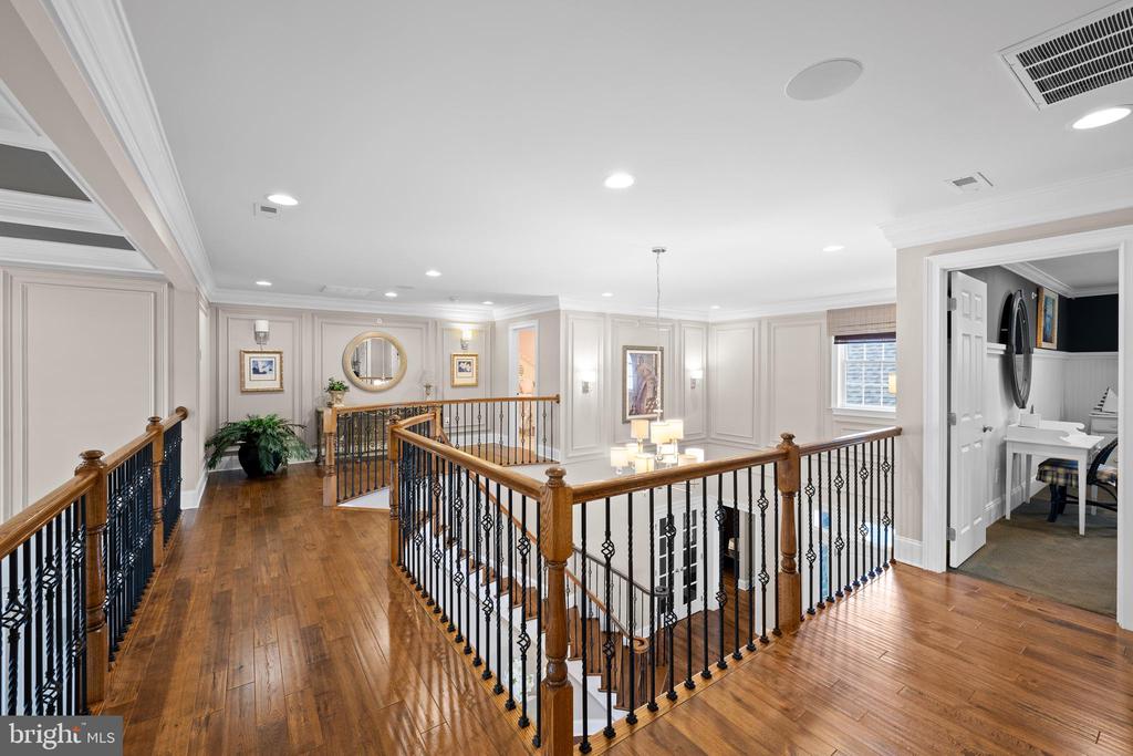 303 Orchard Ln