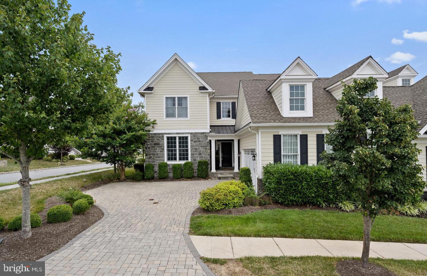 303 Orchard Ln