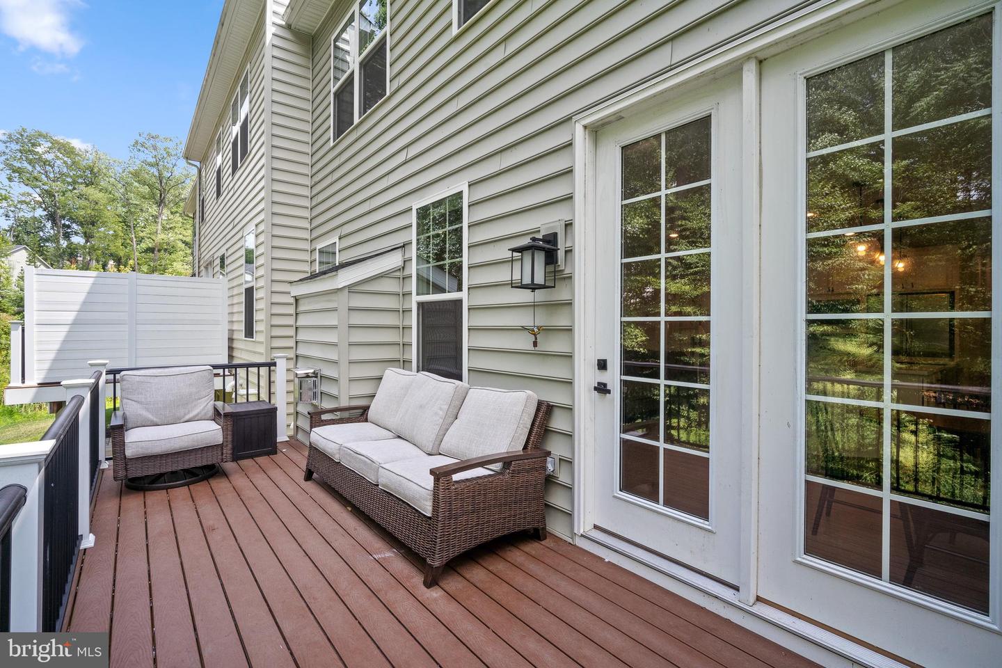 233 W Ponds Edge Dr