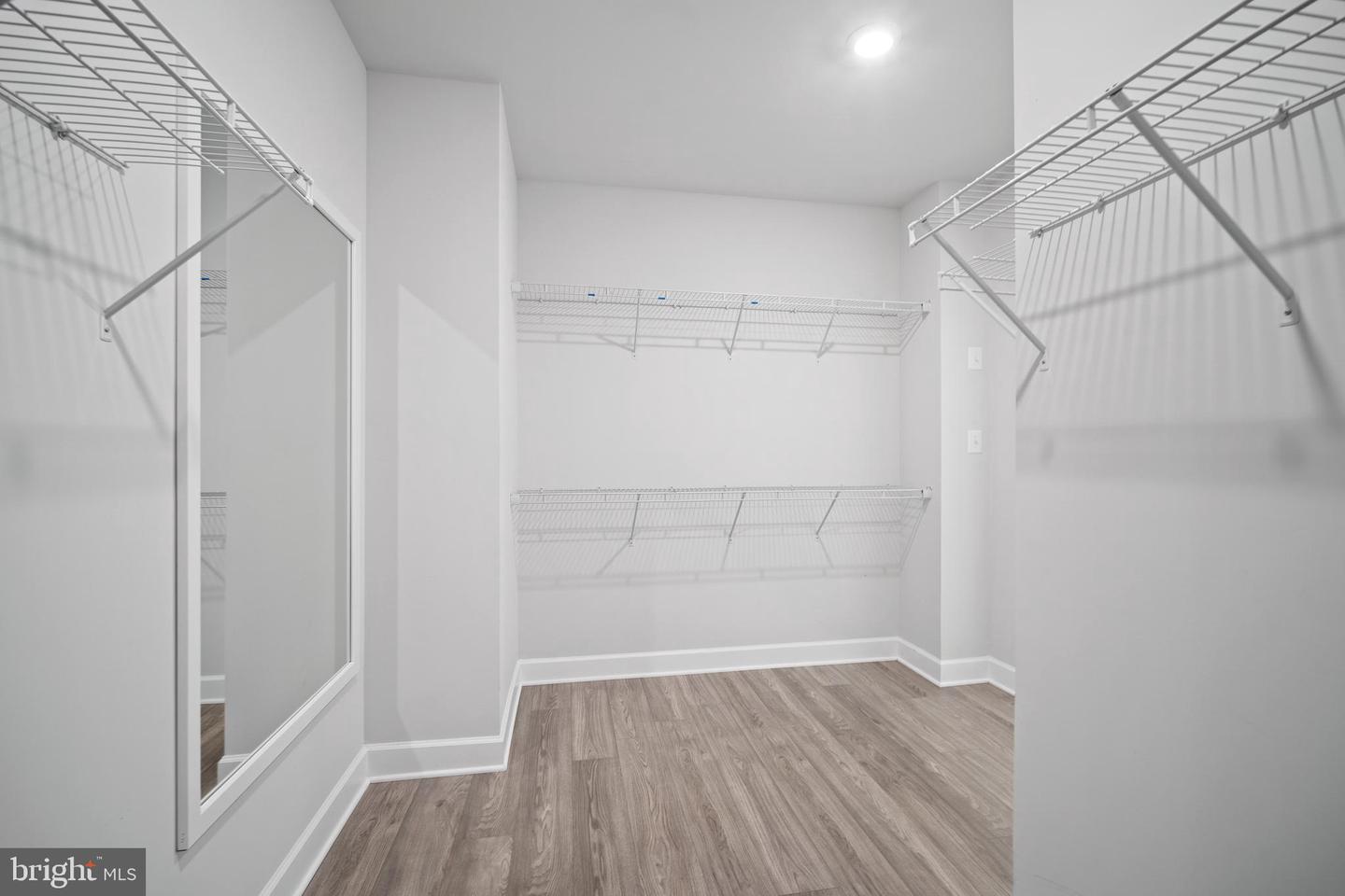 233 W Ponds Edge Dr