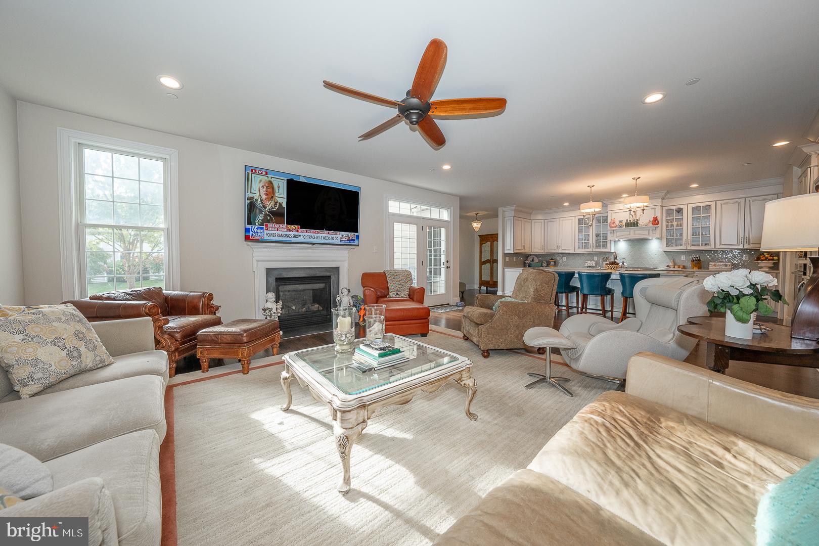 3728 LISETER GARDENS