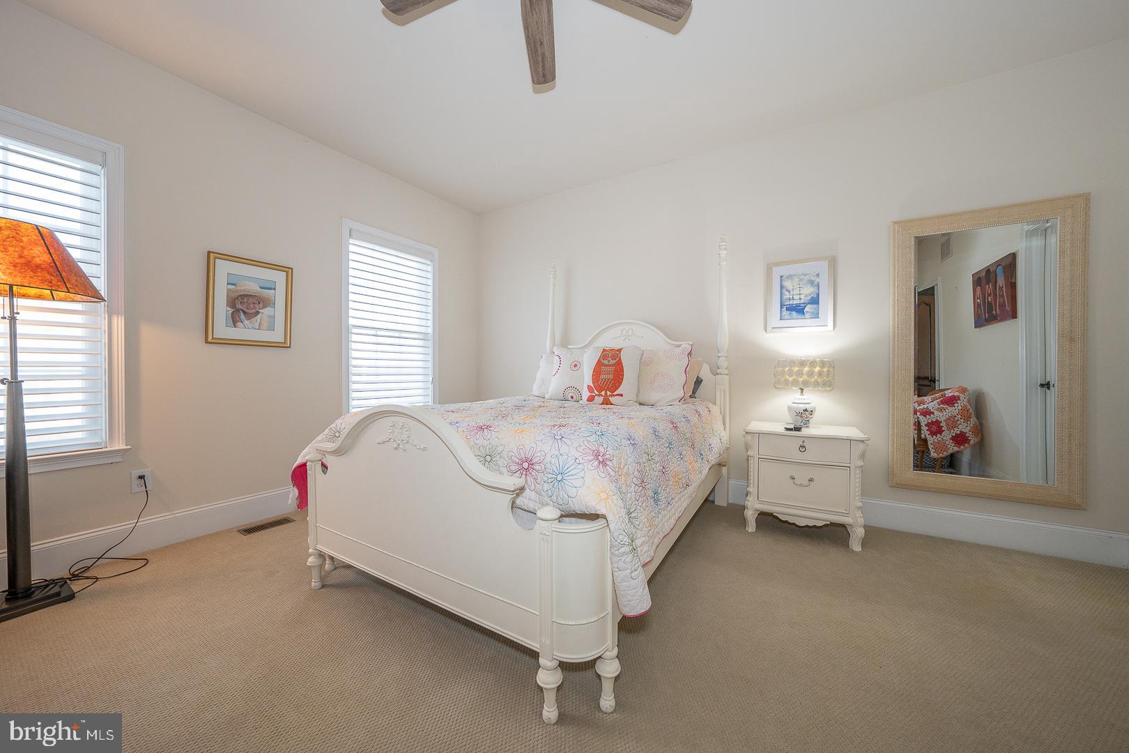 3728 LISETER GARDENS