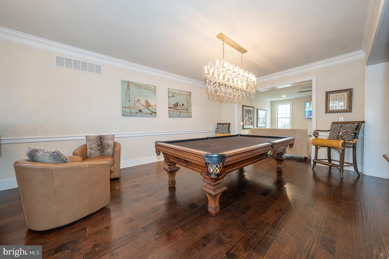 3728 LISETER GARDENS